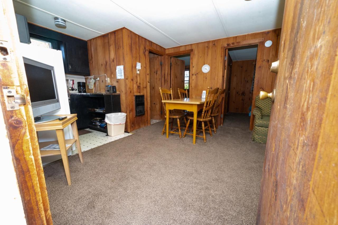 Fair Wind Motel And Cottages Clayton Bagian luar foto