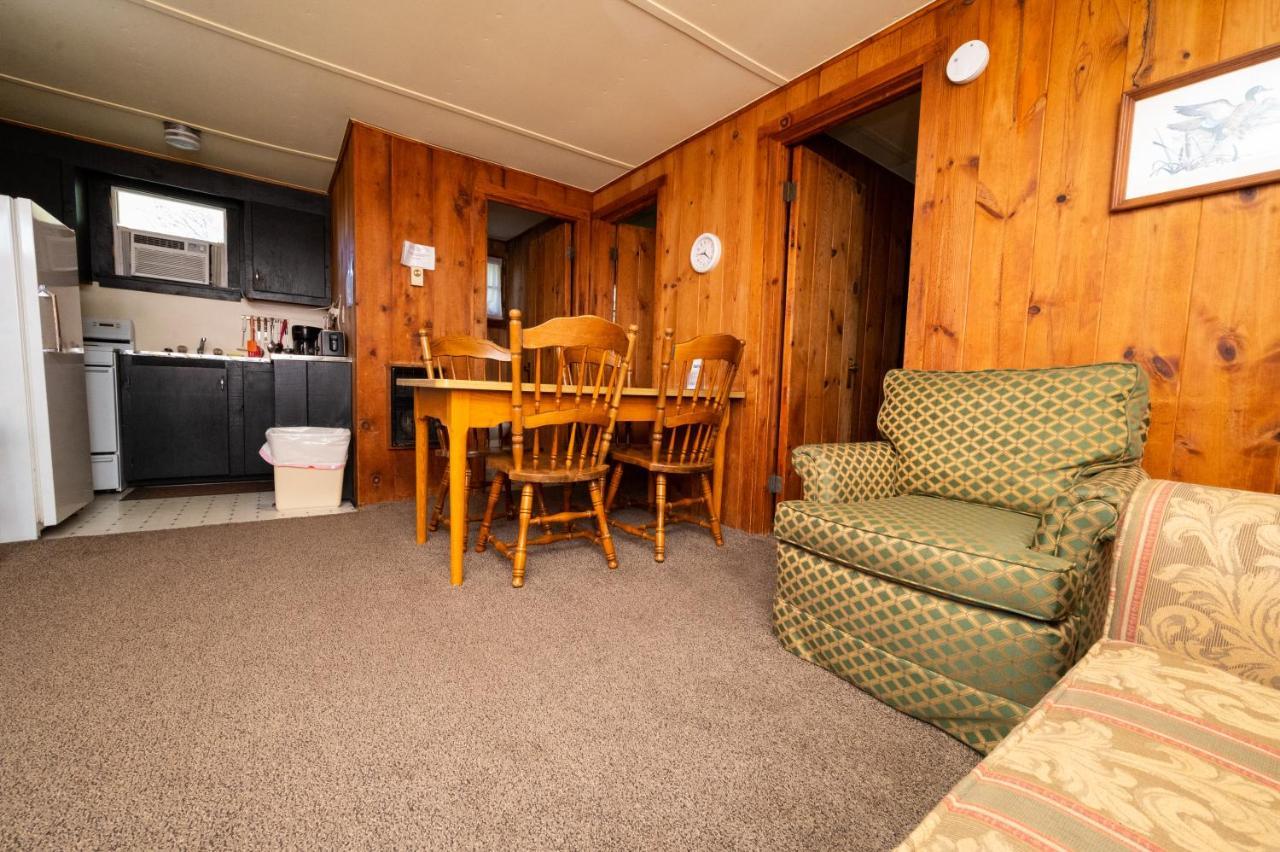 Fair Wind Motel And Cottages Clayton Bagian luar foto