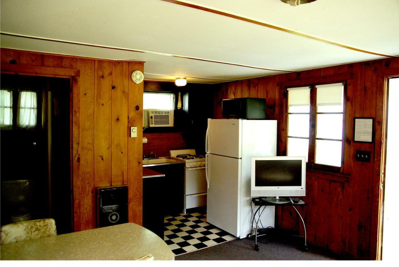 Fair Wind Motel And Cottages Clayton Bagian luar foto